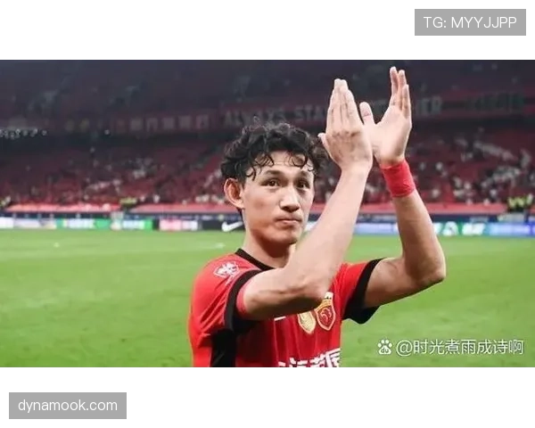 王燊超背着名牌包去买菜，拎着塑料袋那一刻我以为自己看错人